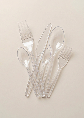 Cubiertos de plástico